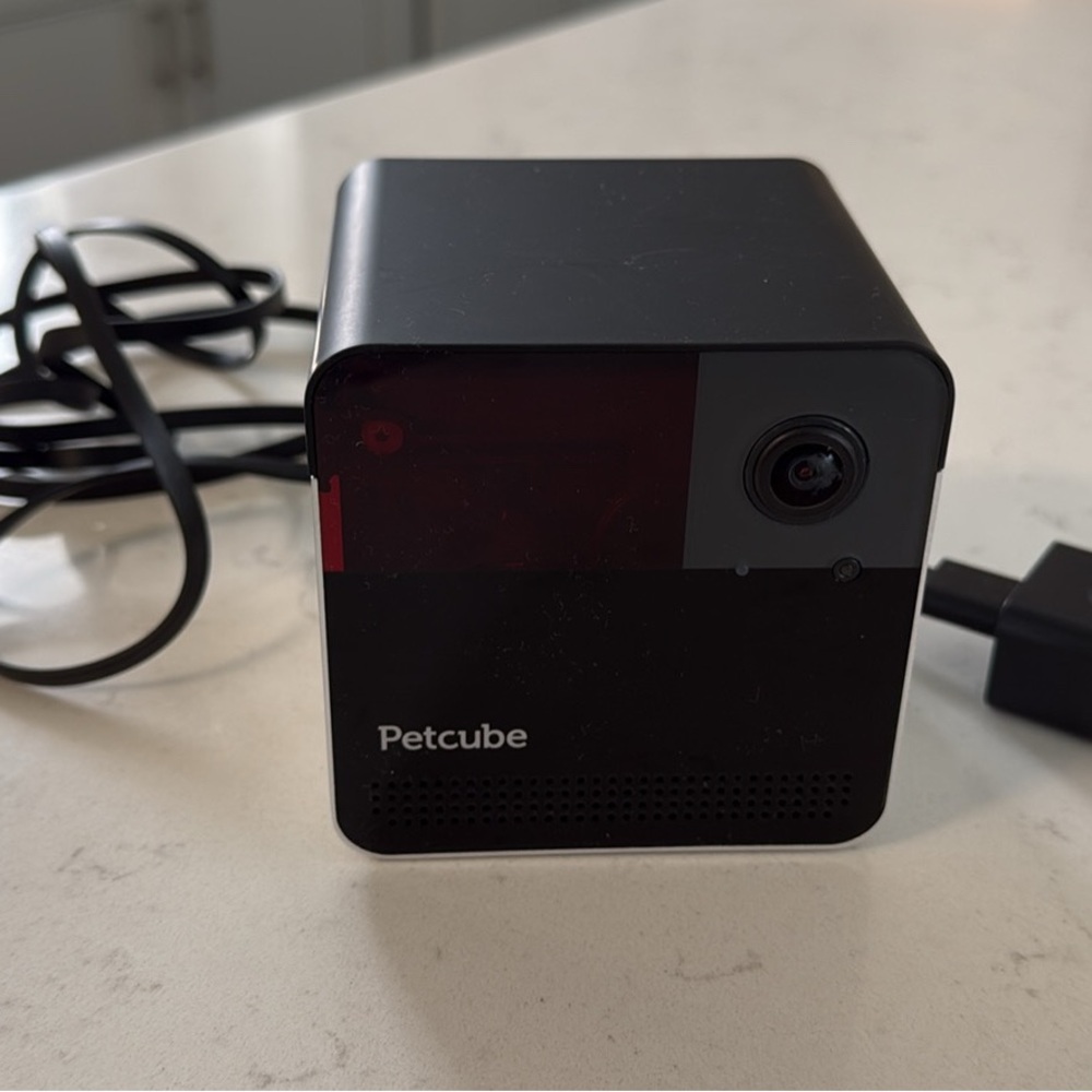 Black petcube Camera